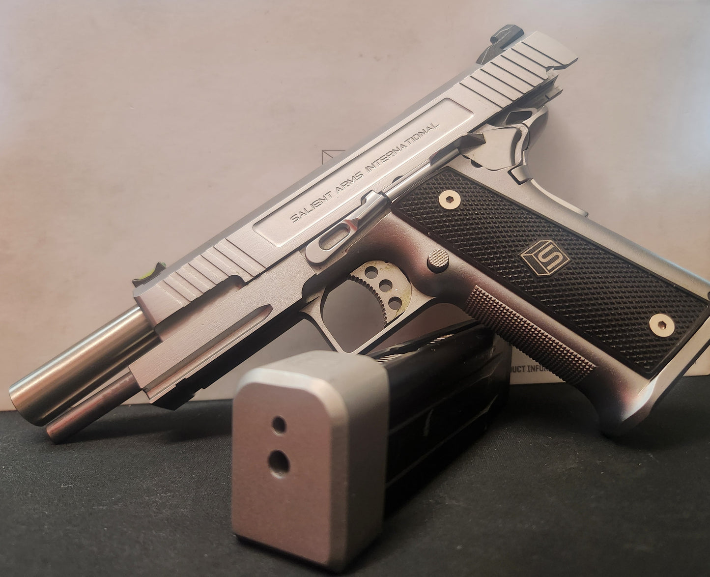 Salient Arms - Custom - CODENAME: Glass